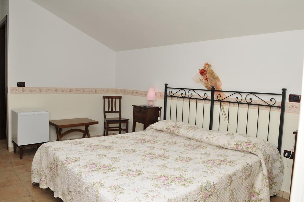 B&B L'Eucalipto Paola Room photo